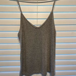 Low V-Neck Light Knit Spaghetti Strap Tank - M